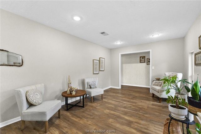 3814 Holly Drive, Bryan, TX 77802