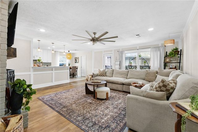 3814 Holly Drive, Bryan, TX 77802