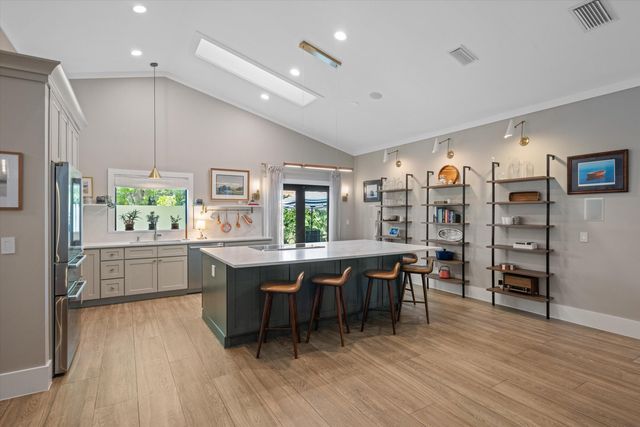 15855 Meadow Wood Drive, Wellington, FL 33414