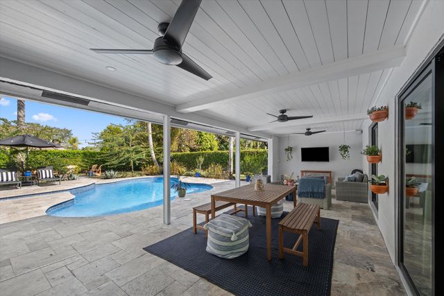 15855 Meadow Wood Drive, Wellington, FL 33414