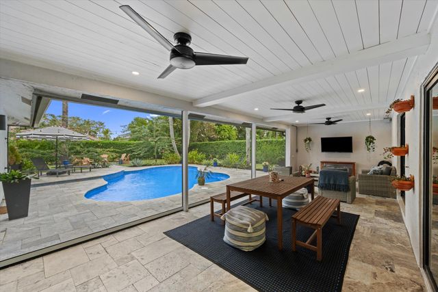 15855 Meadow Wood Drive, Wellington, FL 33414