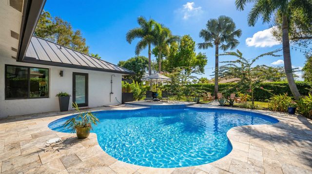 15855 Meadow Wood Drive, Wellington, FL 33414