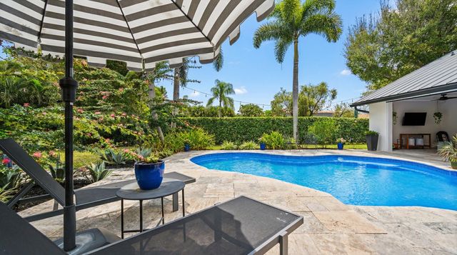 15855 Meadow Wood Drive, Wellington, FL 33414