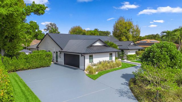 15855 Meadow Wood Drive, Wellington, FL 33414