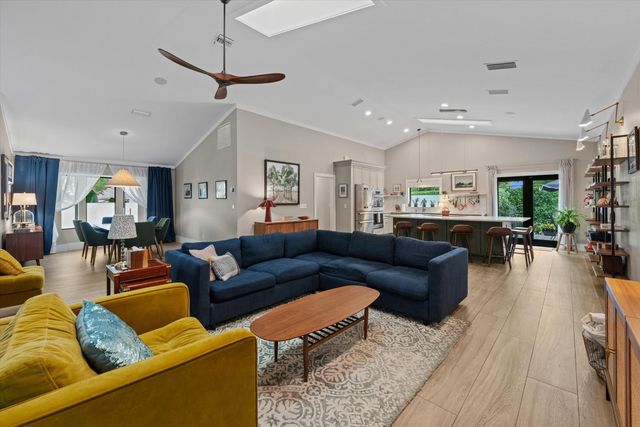 15855 Meadow Wood Drive, Wellington, FL 33414