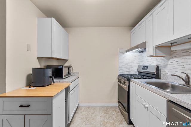 134 Williamstown Court 134, Newington, CT 06111