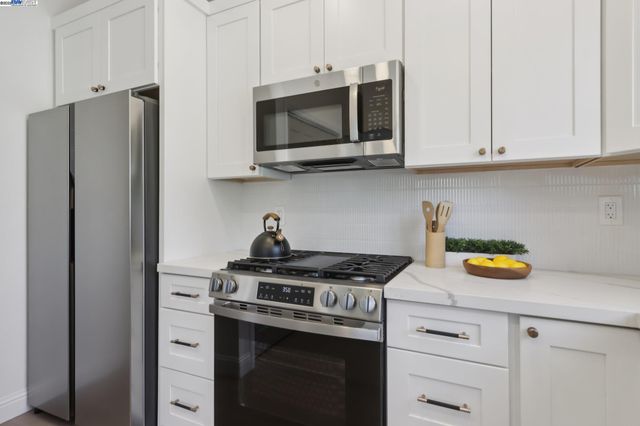 21593 Princeton St, Hayward, CA 94541