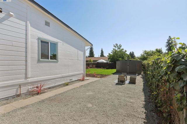 21593 Princeton St, Hayward, CA 94541