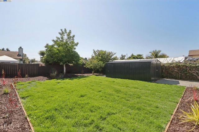 21593 Princeton St, Hayward, CA 94541
