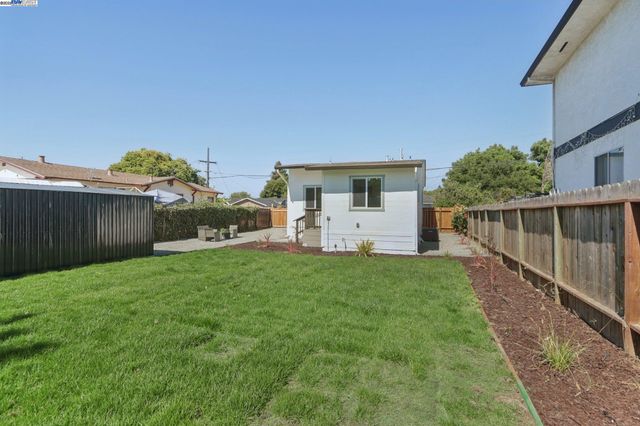 21593 Princeton St, Hayward, CA 94541