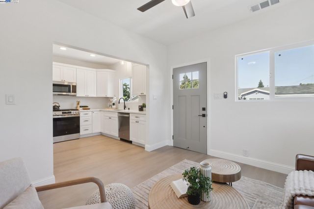 21593 Princeton St, Hayward, CA 94541