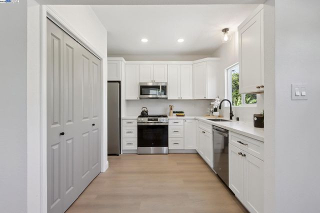 21593 Princeton St, Hayward, CA 94541