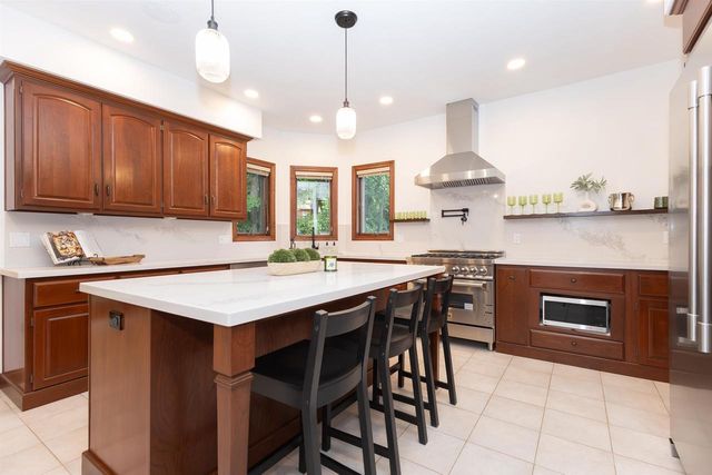 59 BRENTWOOD LANE, Appleton, WI 54915
