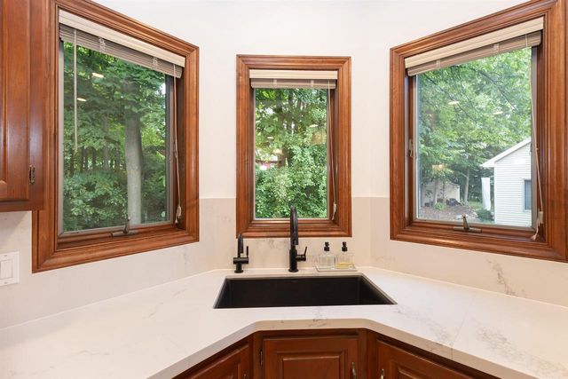 59 BRENTWOOD LANE, Appleton, WI 54915