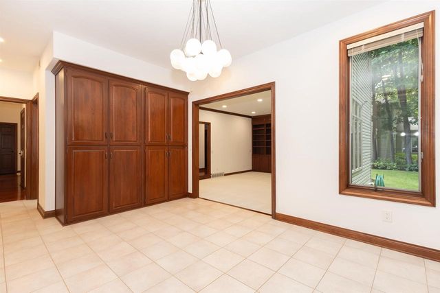59 BRENTWOOD LANE, Appleton, WI 54915