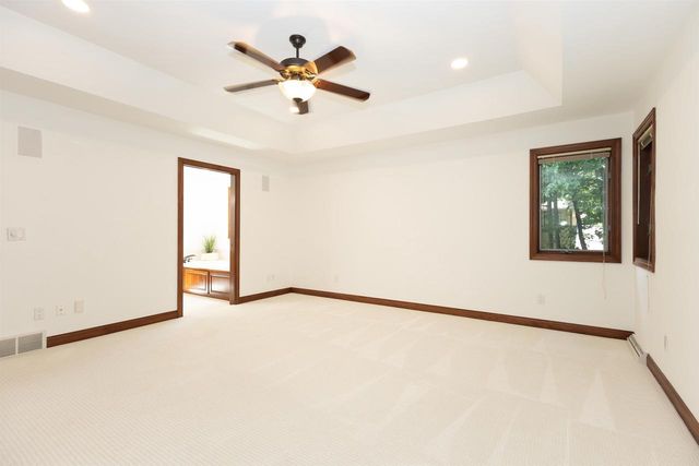59 BRENTWOOD LANE, Appleton, WI 54915