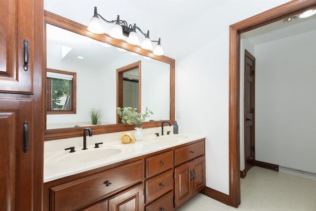 59 BRENTWOOD LANE, Appleton, WI 54915