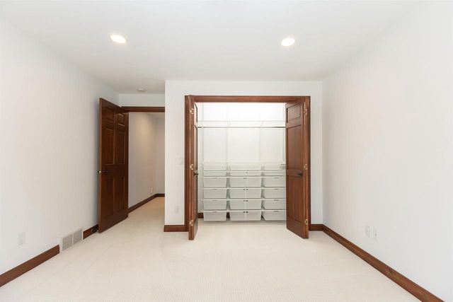 59 BRENTWOOD LANE, Appleton, WI 54915