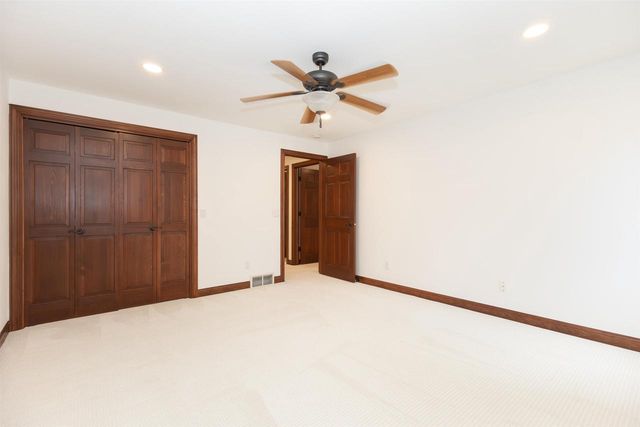 59 BRENTWOOD LANE, Appleton, WI 54915