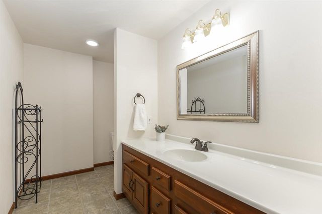 59 BRENTWOOD LANE, Appleton, WI 54915