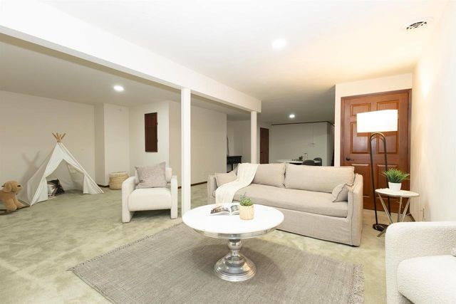 59 BRENTWOOD LANE, Appleton, WI 54915