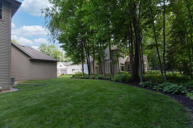59 BRENTWOOD LANE, Appleton, WI 54915