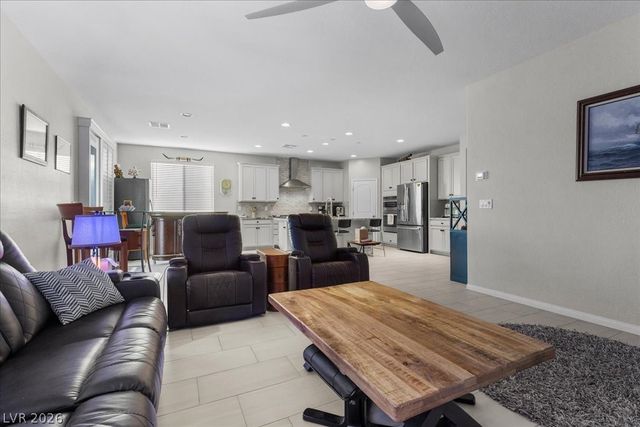 10165 Ferton Lake Avenue, Las Vegas, NV 89178