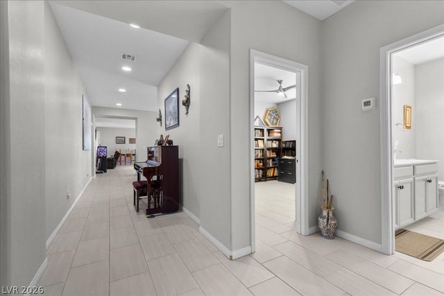 10165 Ferton Lake Avenue, Las Vegas, NV 89178