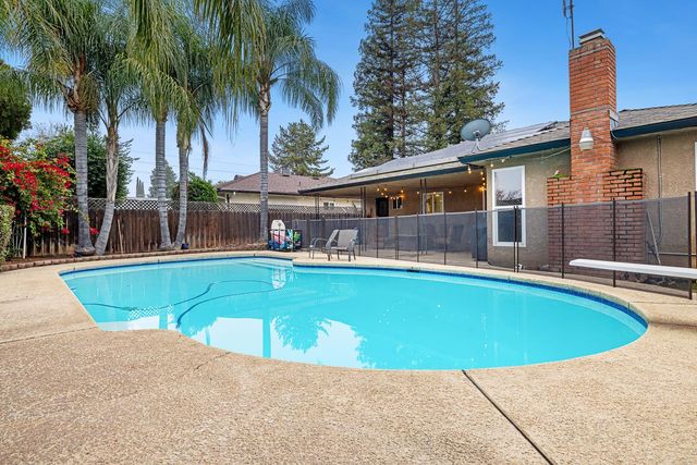 754 E Spruce Avenue, Fresno, CA 93720