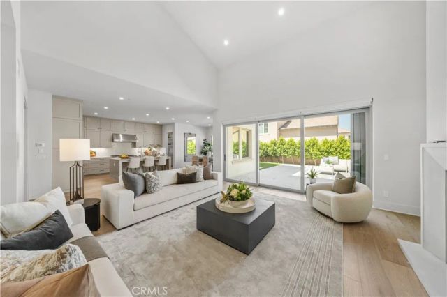 237 Pinnacle, Irvine, CA 92602