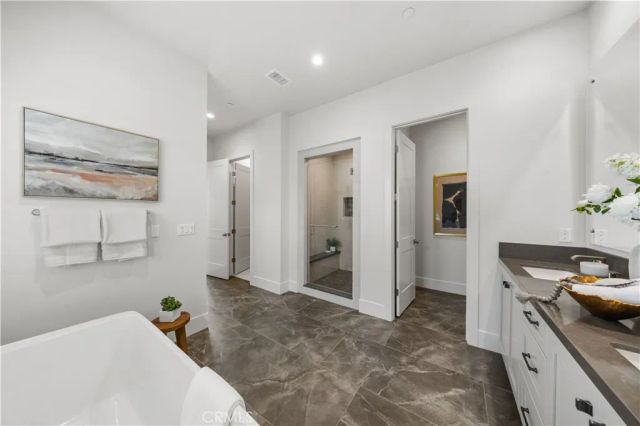 237 Pinnacle, Irvine, CA 92602