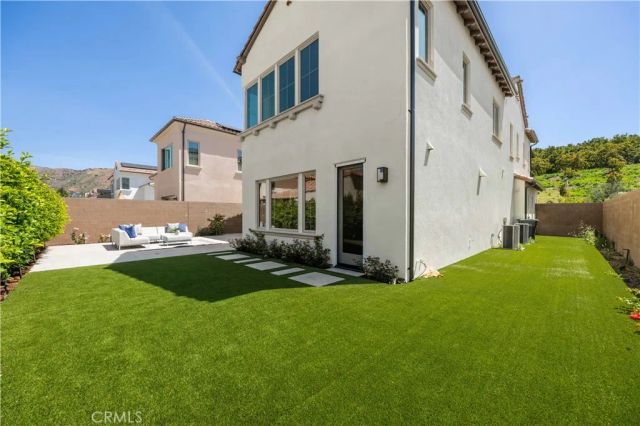 237 Pinnacle, Irvine, CA 92602