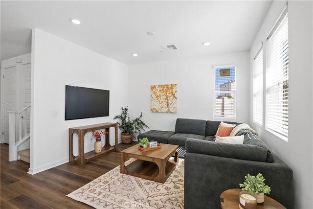 1416 Plaza Del Amo, Torrance, CA 90501