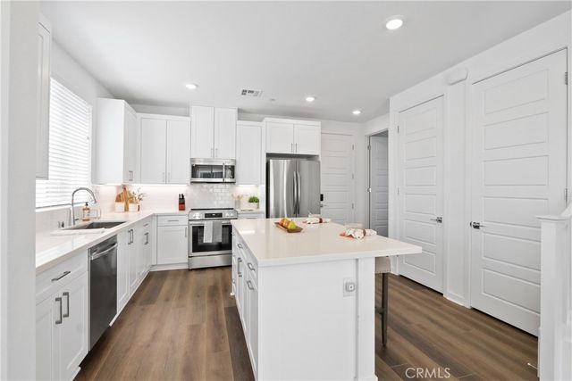 1416 Plaza Del Amo, Torrance, CA 90501