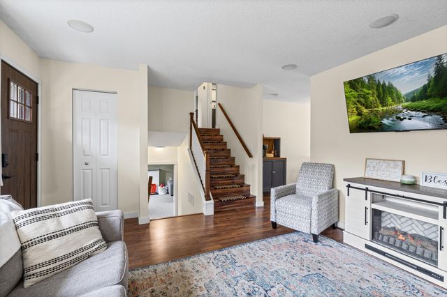 8296 Janero Avenue S, Cottage Grove, MN 55016