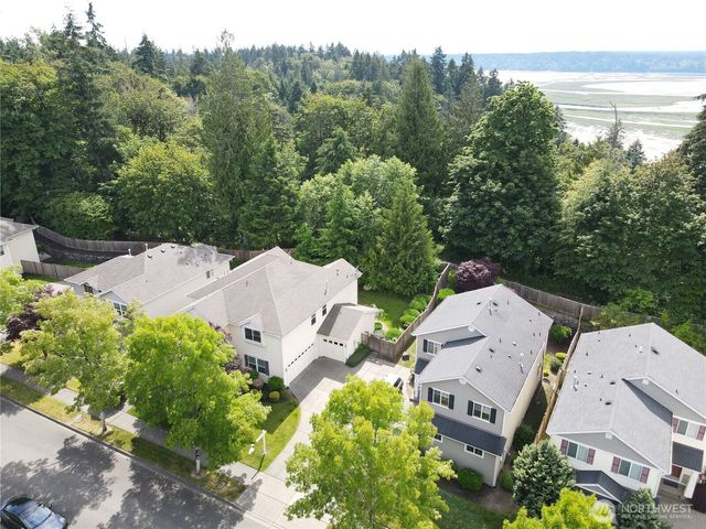 3181 Brown Loop, Dupont, WA 98327