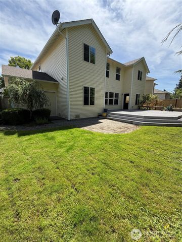 3181 Brown Loop, Dupont, WA 98327