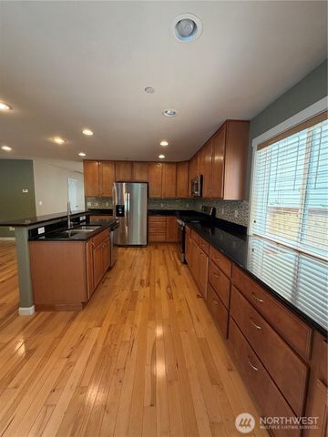 3181 Brown Loop, Dupont, WA 98327