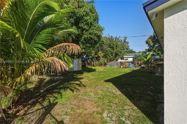 881 NW 34th Ave, Lauderhill, FL 33311