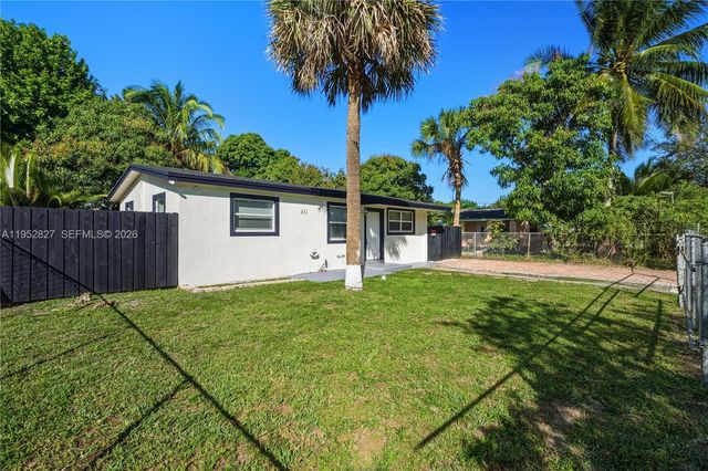 881 NW 34th Ave, Lauderhill, FL 33311