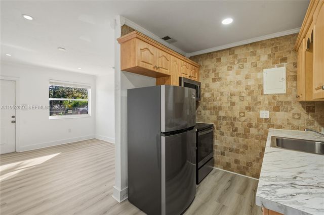 881 NW 34th Ave, Lauderhill, FL 33311