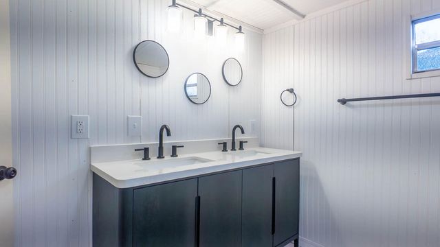 951 Aa Highway, Alton, MO 65606