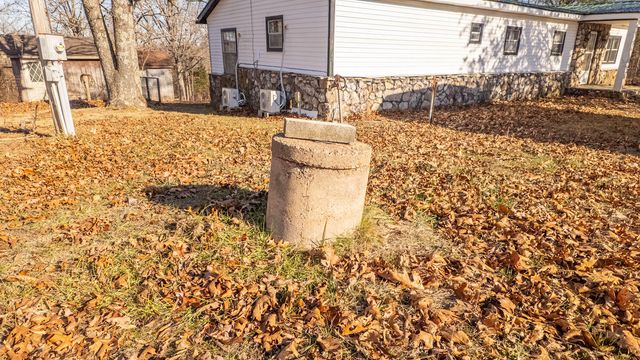 951 Aa Highway, Alton, MO 65606