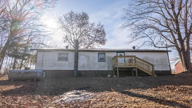 951 Aa Highway, Alton, MO 65606