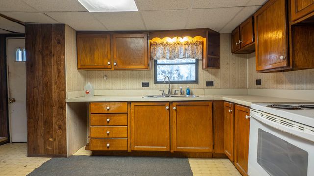951 Aa Highway, Alton, MO 65606