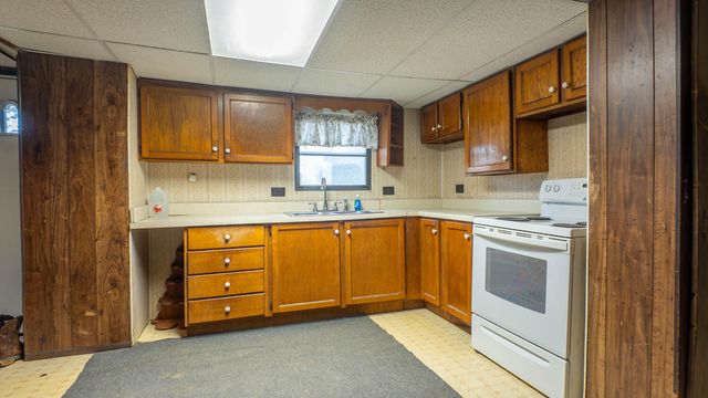 951 Aa Highway, Alton, MO 65606