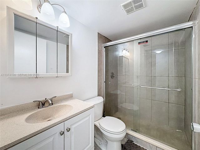 7331 NW 18th St 202, Margate, FL 33063