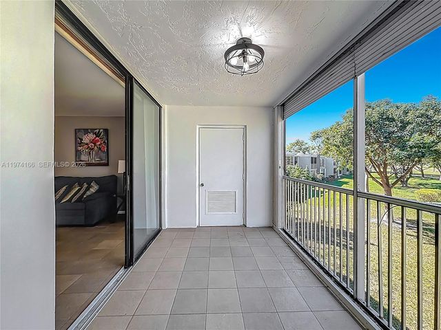 7331 NW 18th St 202, Margate, FL 33063