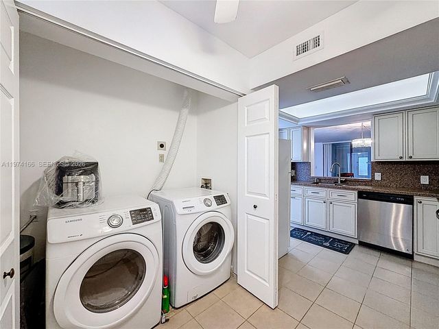 7331 NW 18th St 202, Margate, FL 33063