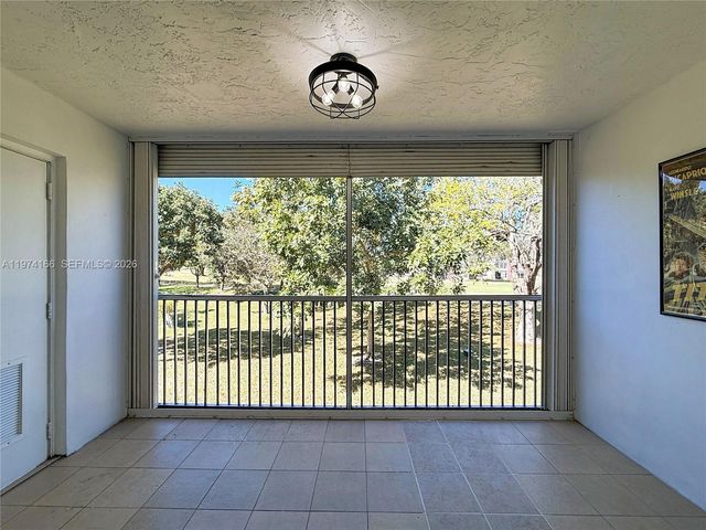 7331 NW 18th St 202, Margate, FL 33063